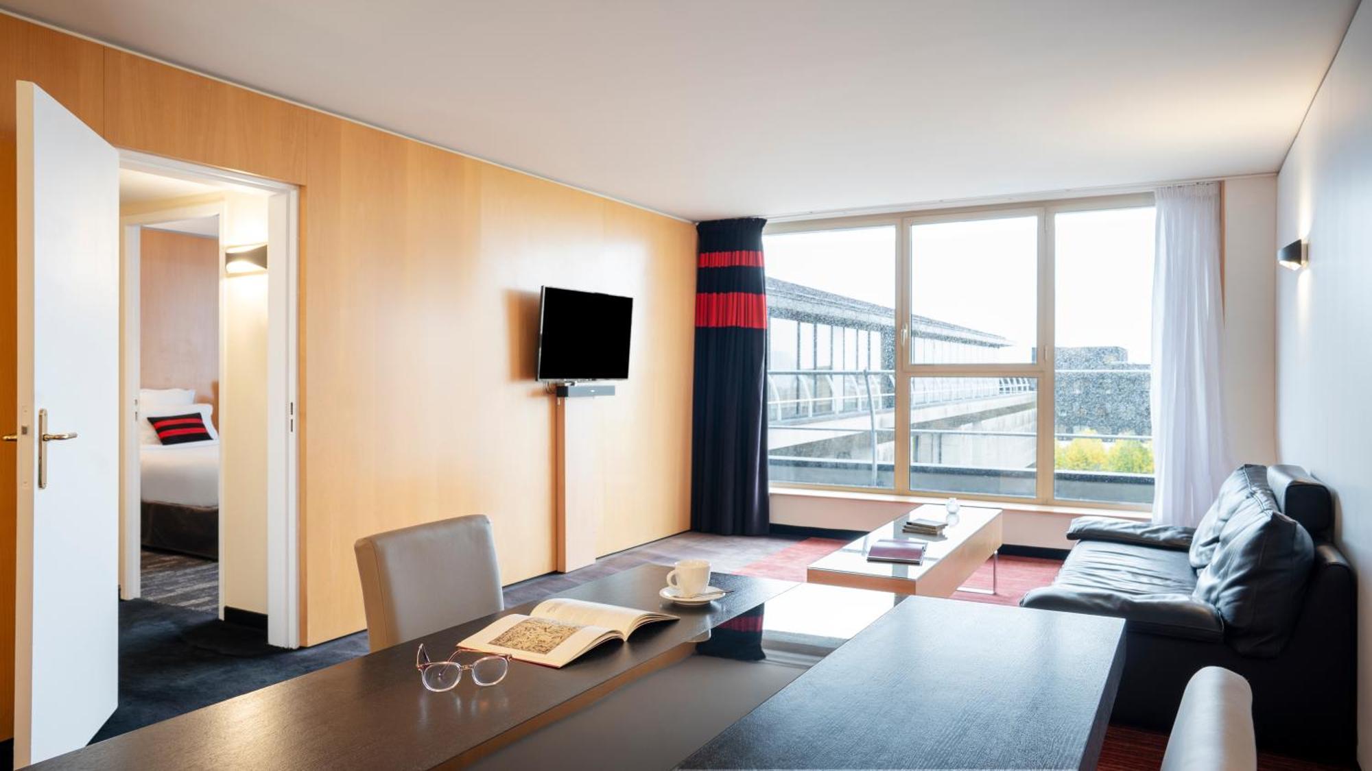 Residhome Suites Paris Senart ลิอูซองต์ ภายนอก รูปภาพ